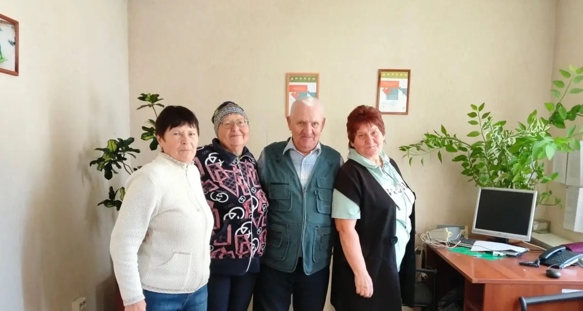 В Дачном липчане серебряного возраста бесплатно занимаются скандинавской ходьбой и цигуном